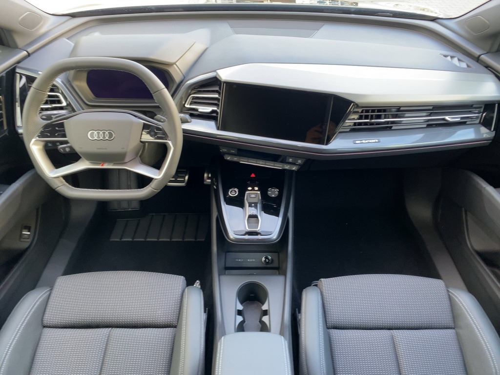 Q4 40 e-tron S line-8