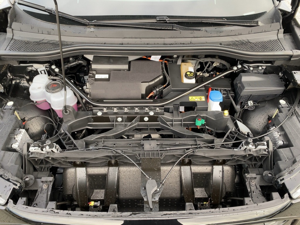 Q4 40 e-tron S line-12