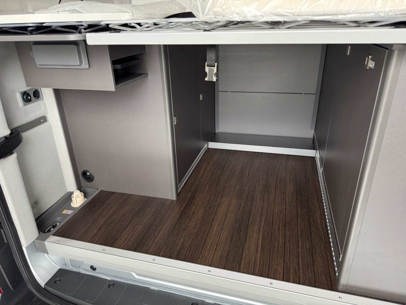 Crafter Grand California 600 Camper-10