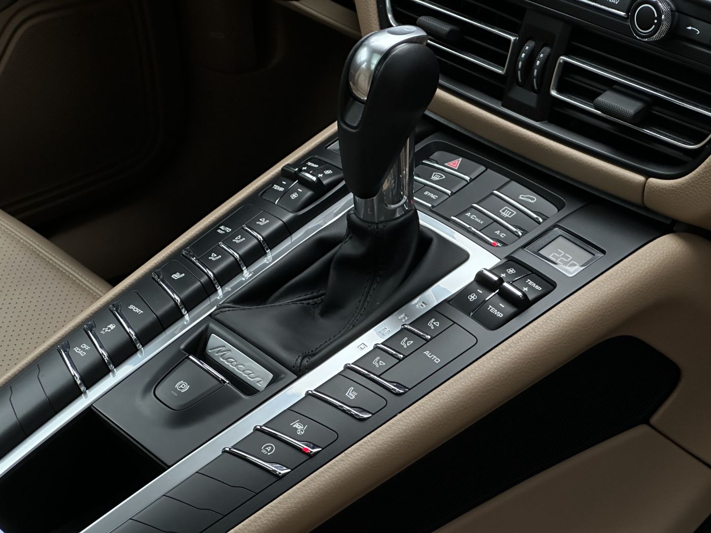 Macan S-10