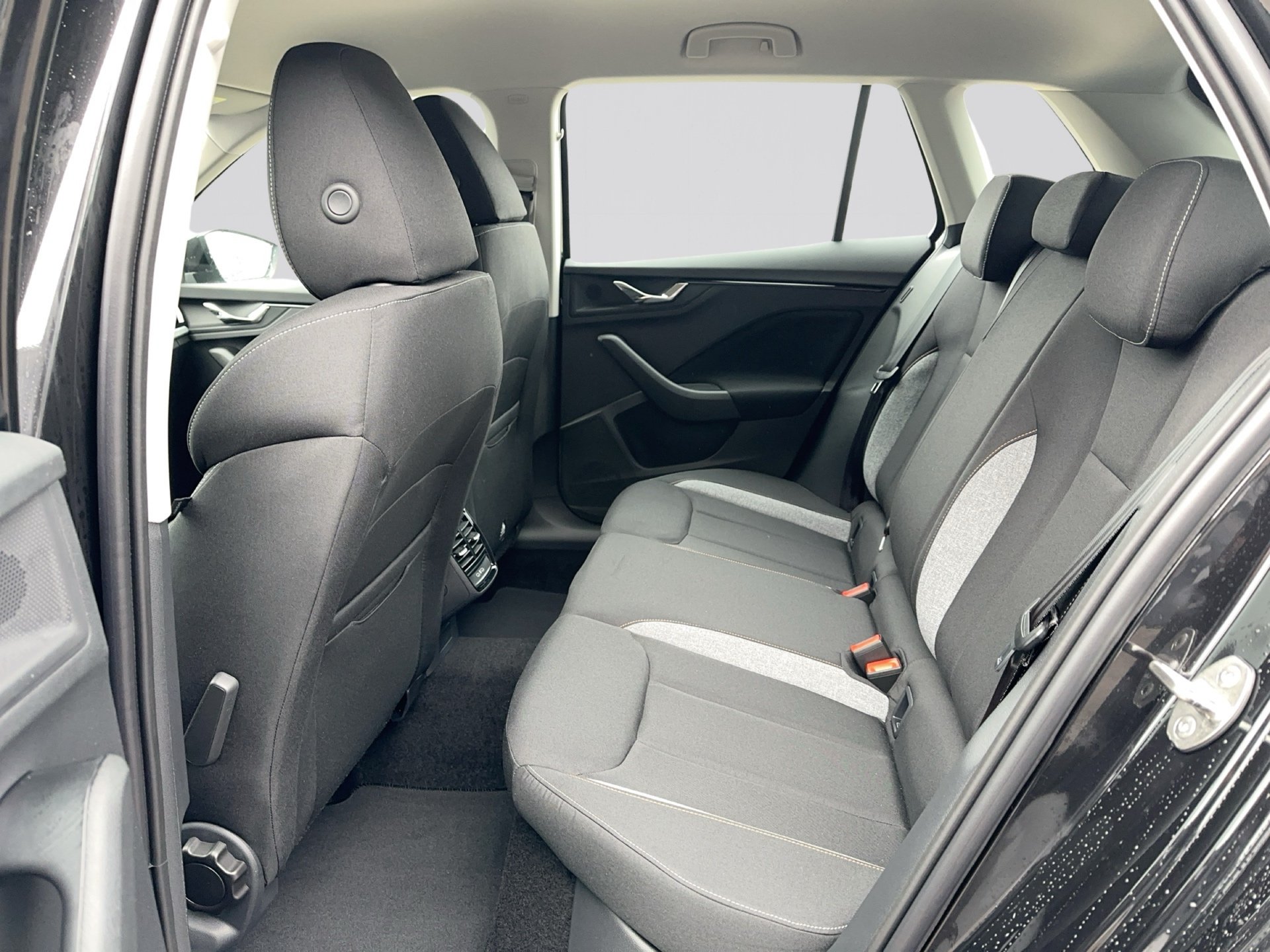 Kamiq Selection 1.0l TSI NAVI/PDC/RFK/KESSY-10