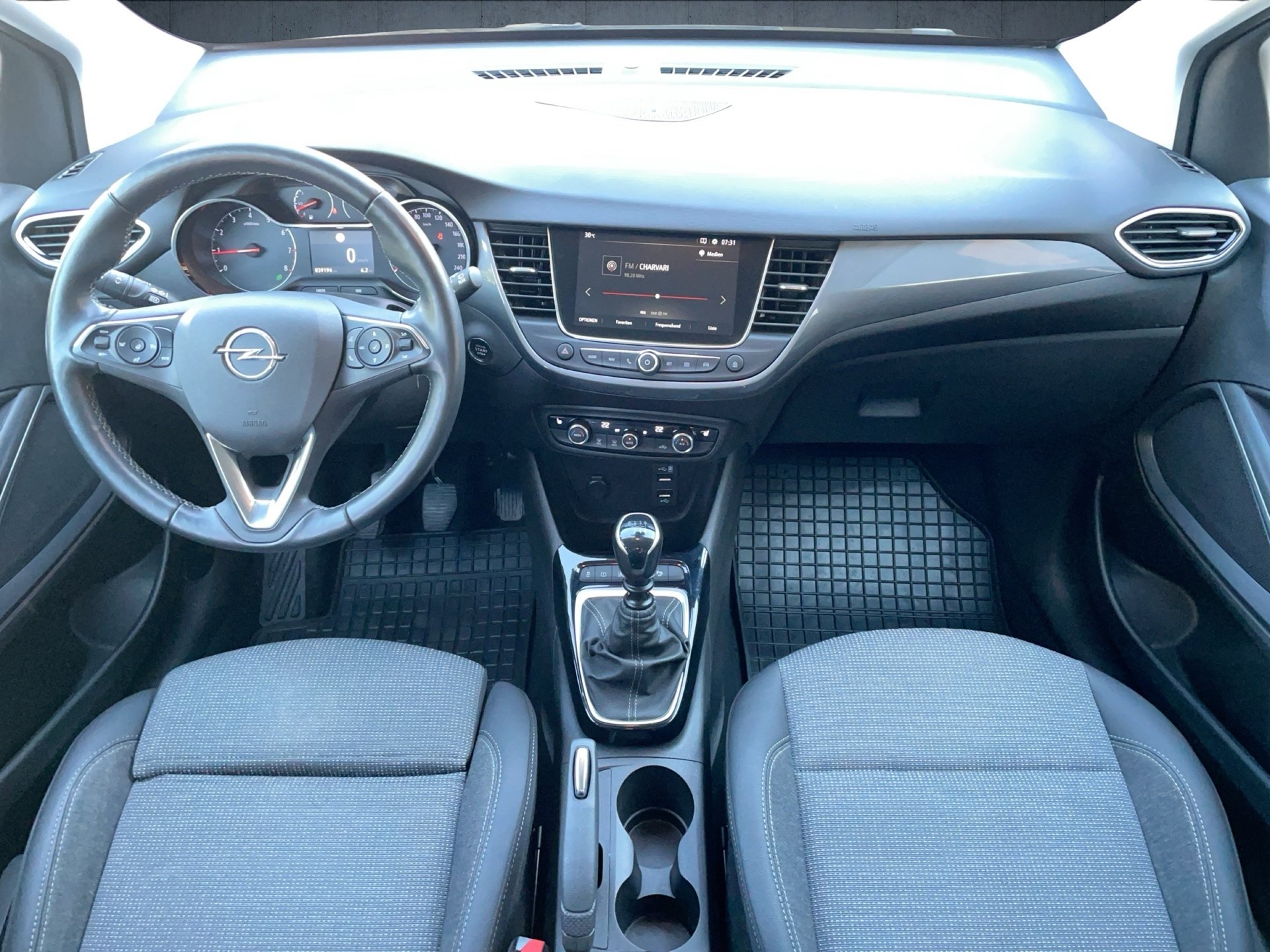 Crossland Business Elegance 1.2 Turbo-10