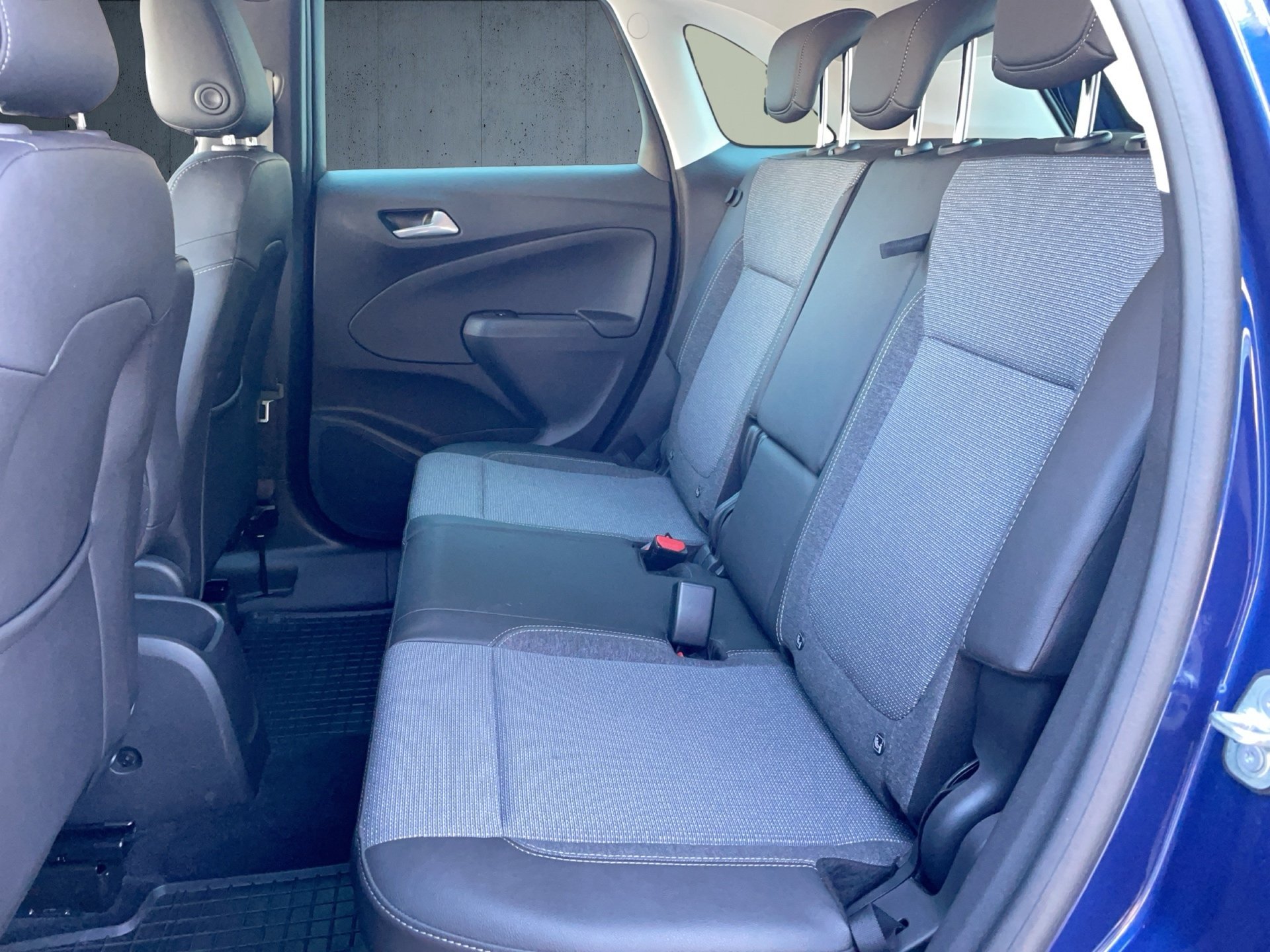 Crossland Business Elegance 1.2 Turbo-11