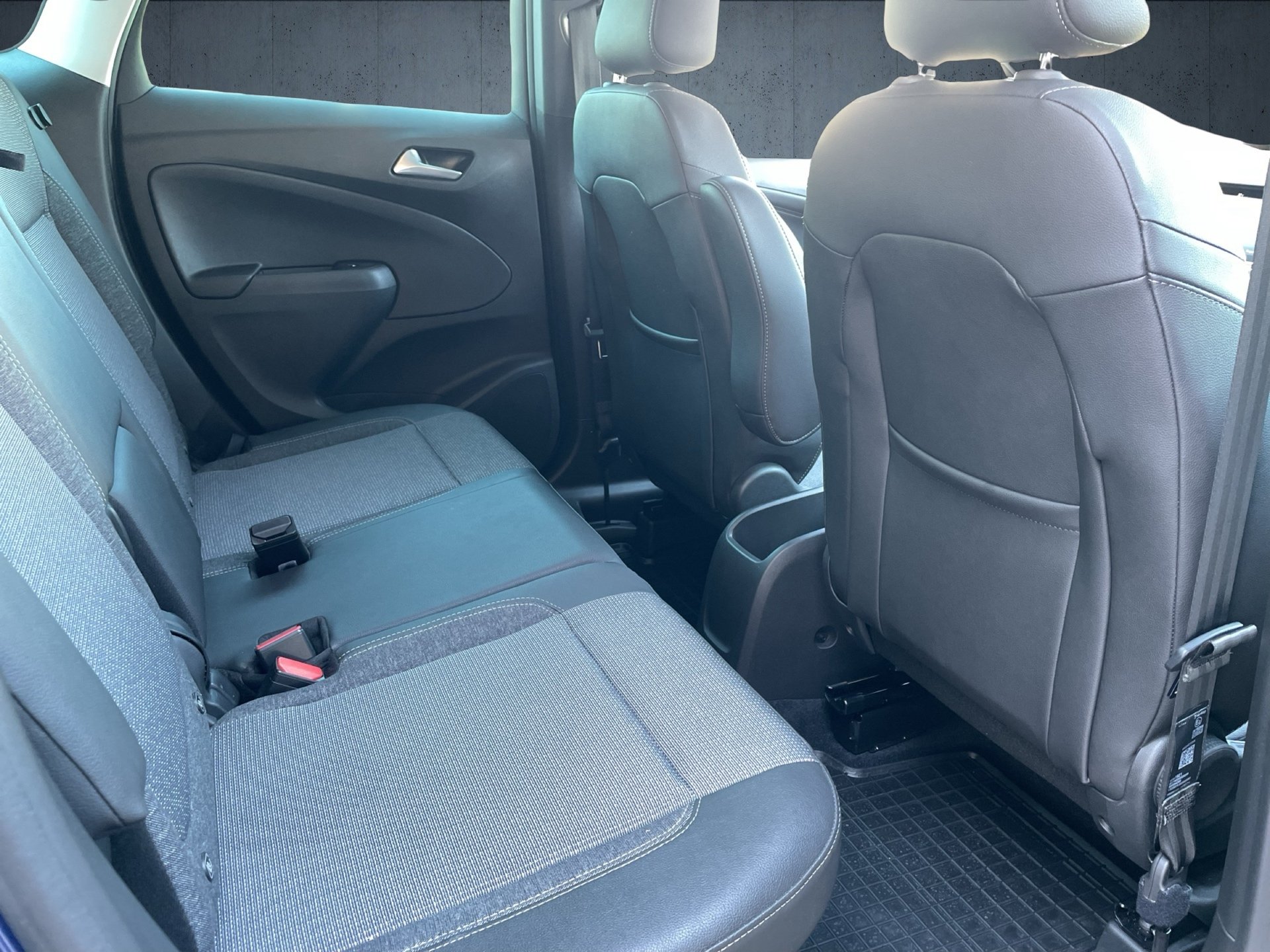 Crossland Business Elegance 1.2 Turbo-14