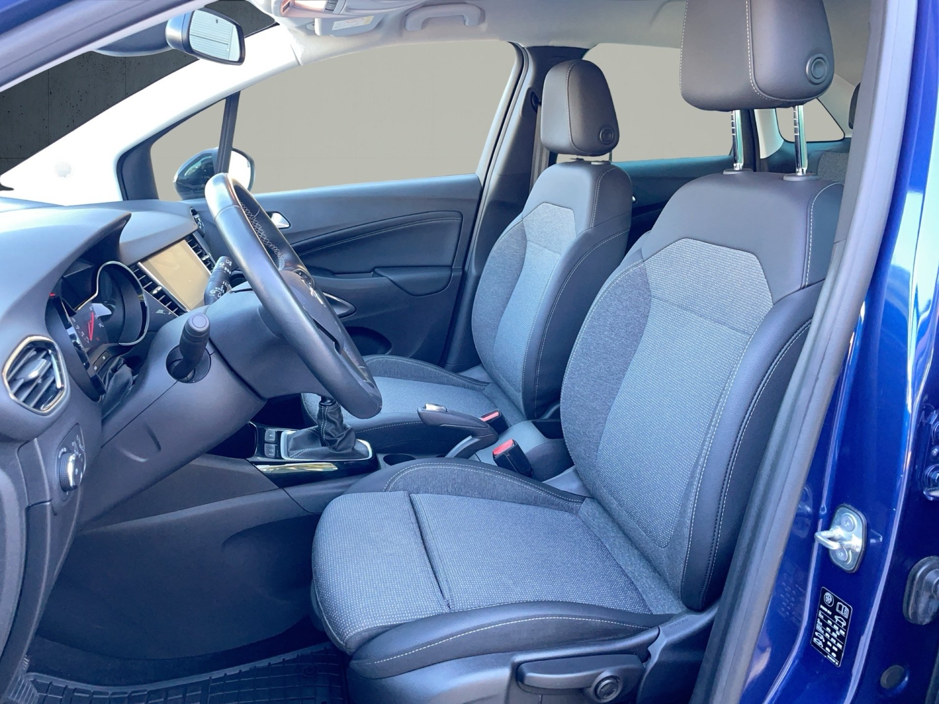 Crossland Business Elegance 1.2 Turbo-8
