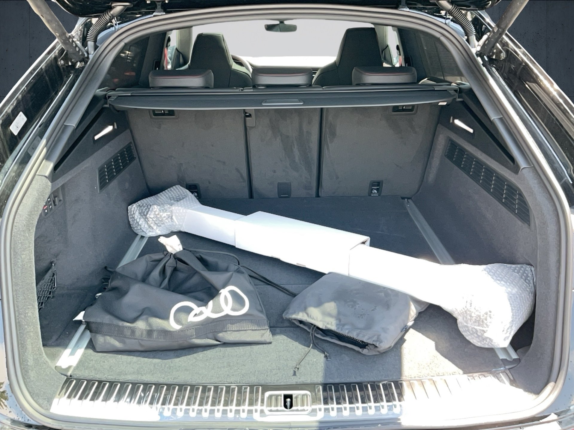 Q8 SUV S line business TFSI e qu tiptr-12
