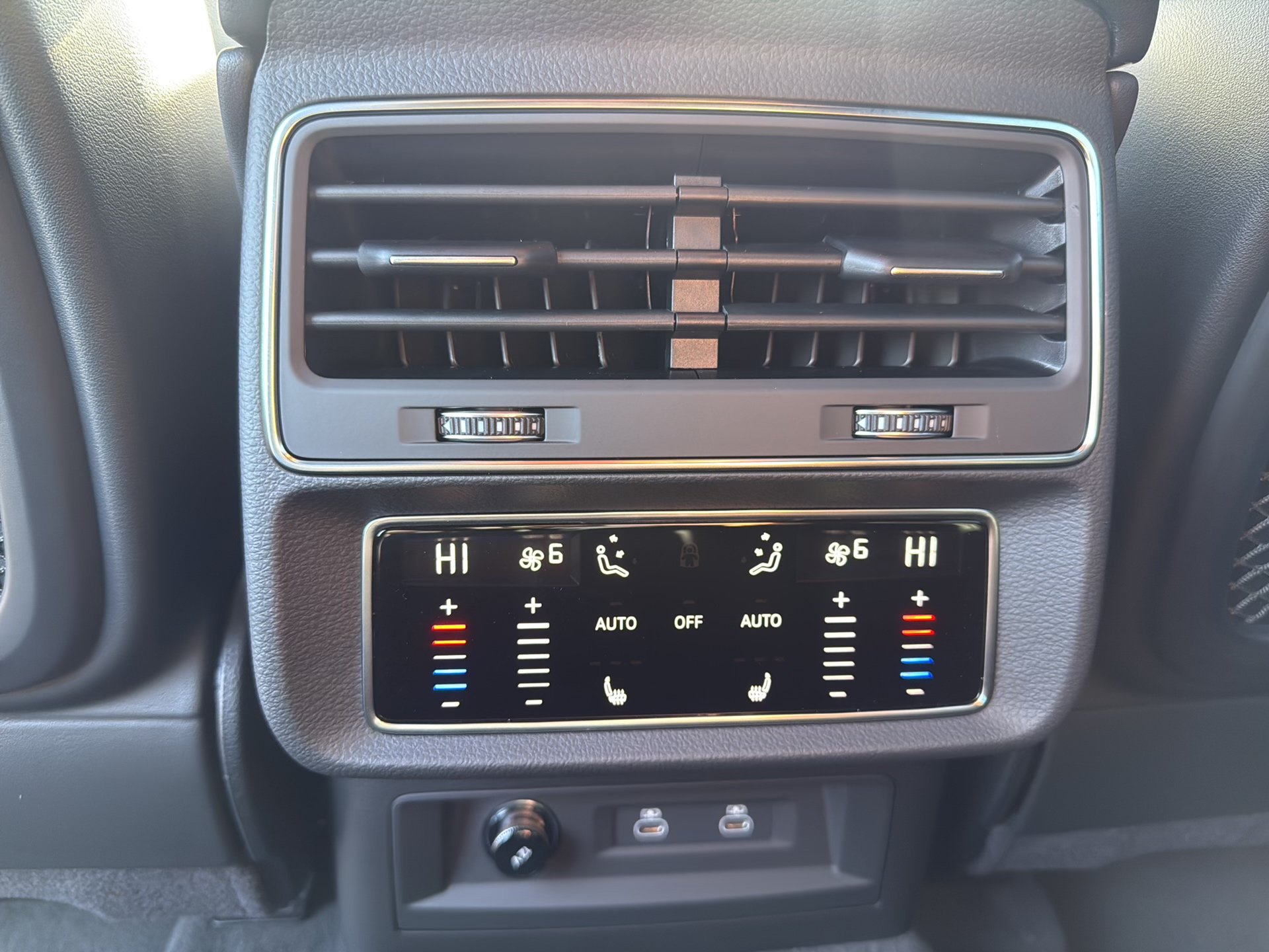 Q8 SUV S line business TDI qu. tiptr.-17