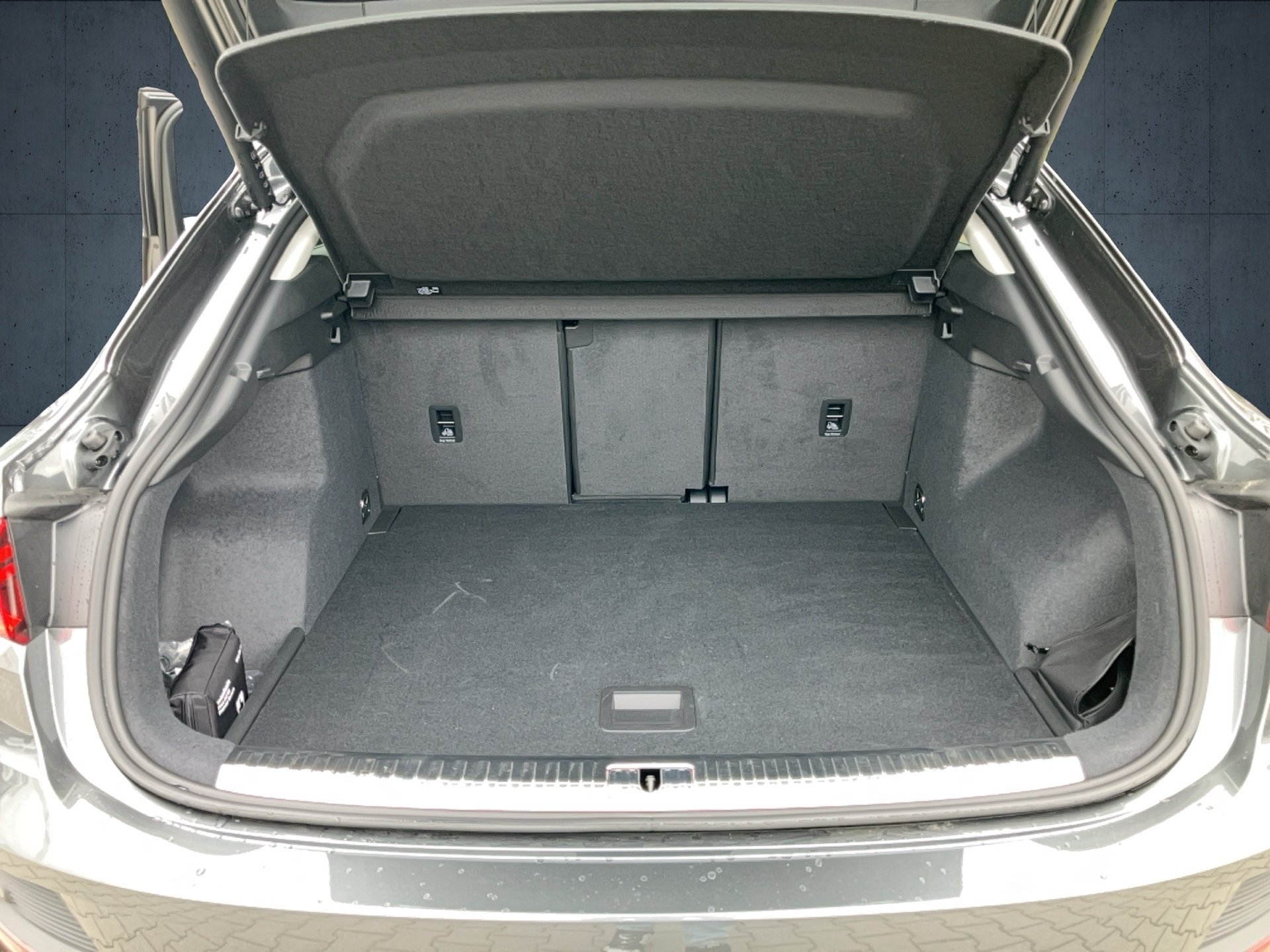 Q3 Sportback S line 35 TDI S tr.-12