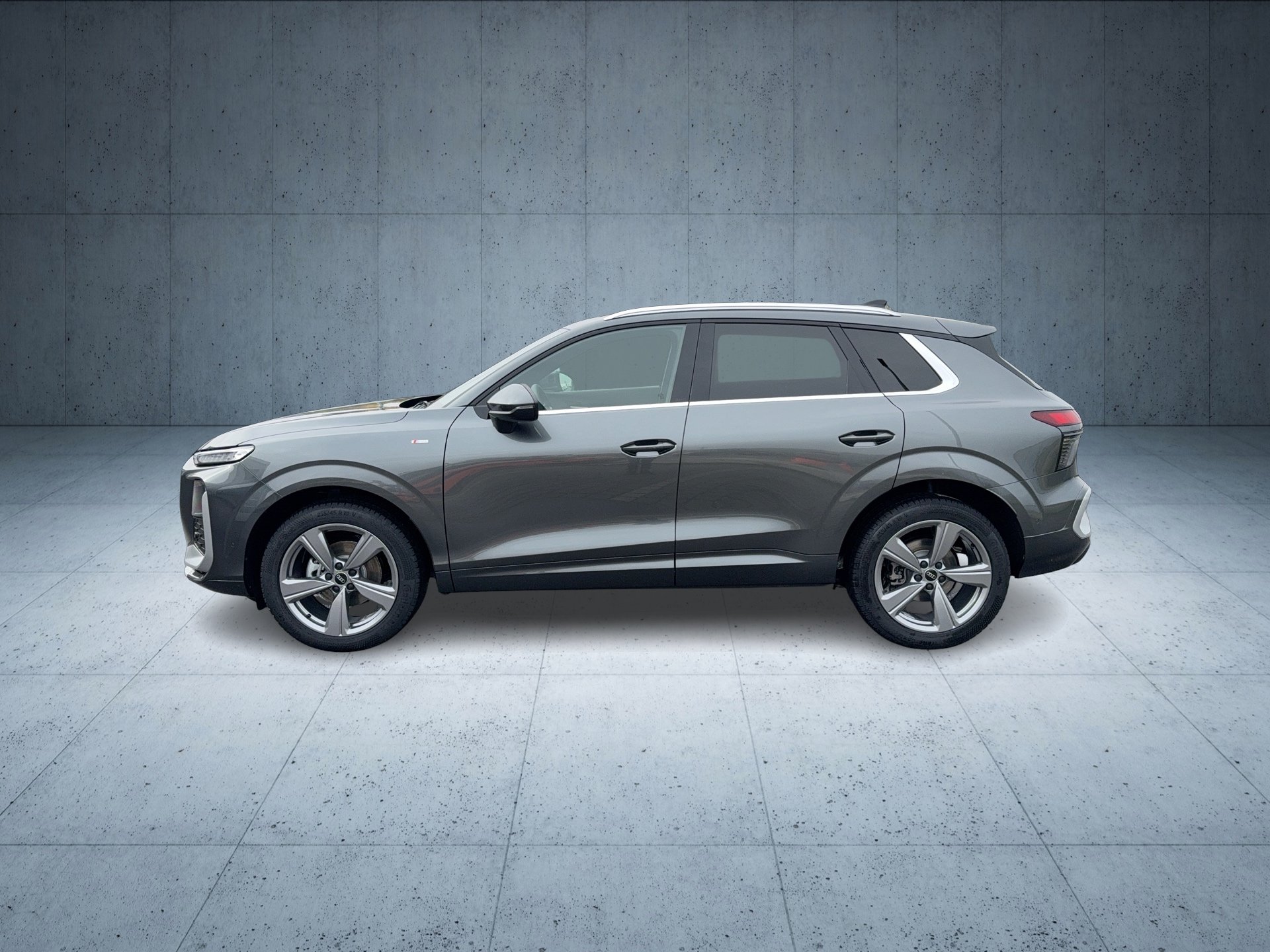 Q3 SUV TFSI S tron-1