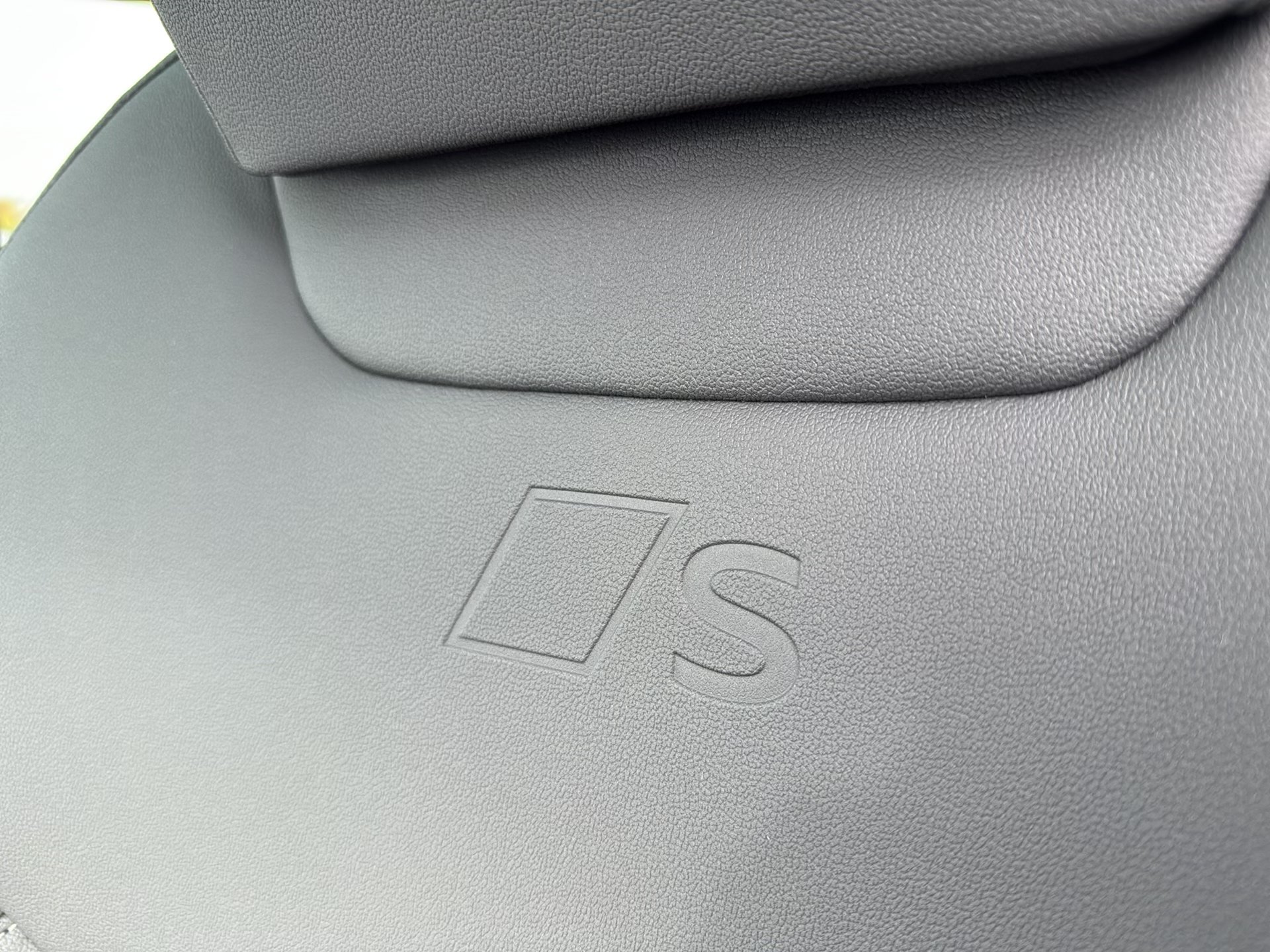Q3 SUV TFSI S tron-21