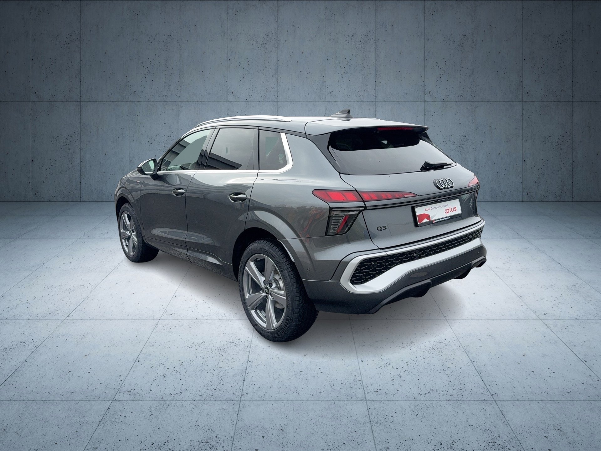 Q3 SUV TFSI S tron-2