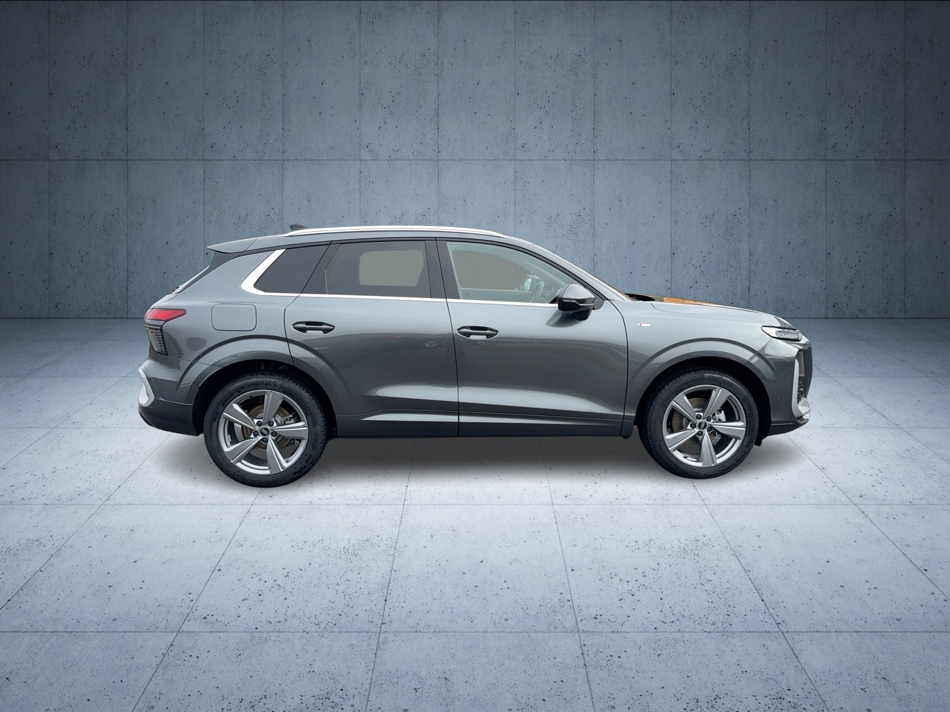 Q3 SUV TFSI S tron-5