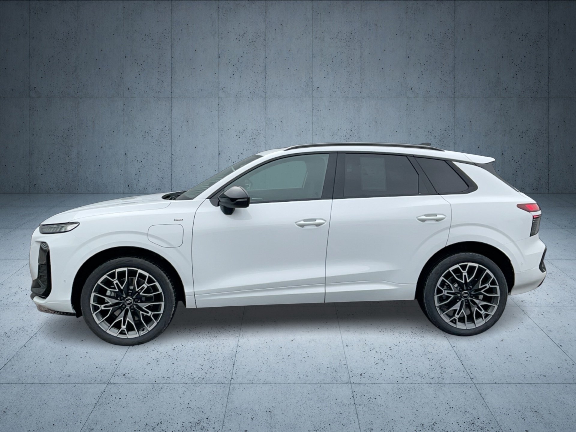 Q3 SUV e-hybrid S tr.-1