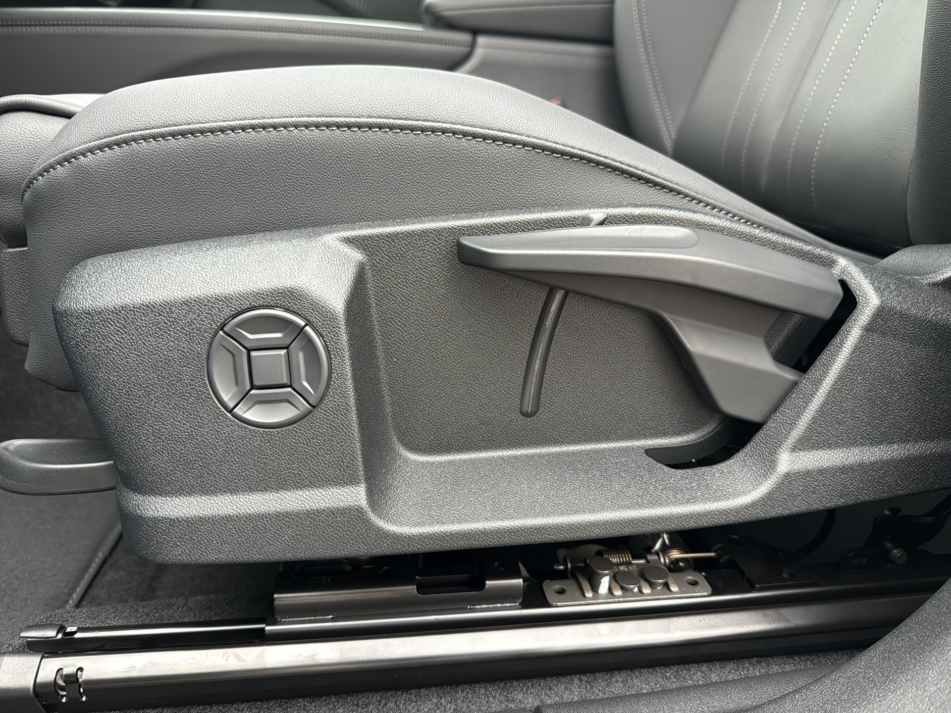 Q3 SUV e-hybrid S tr.-16