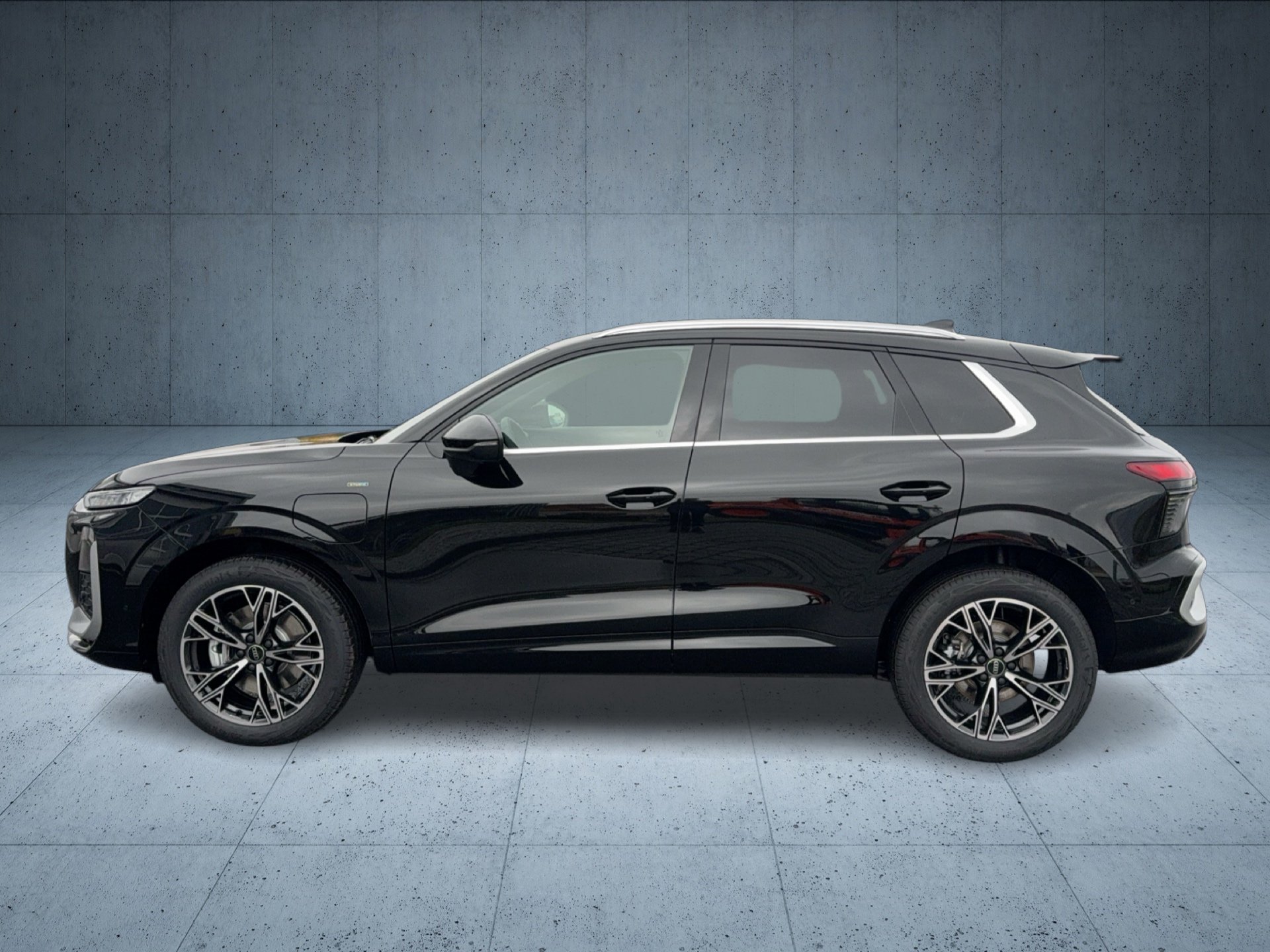 Q3 SUV e-hybrid S tr.-1