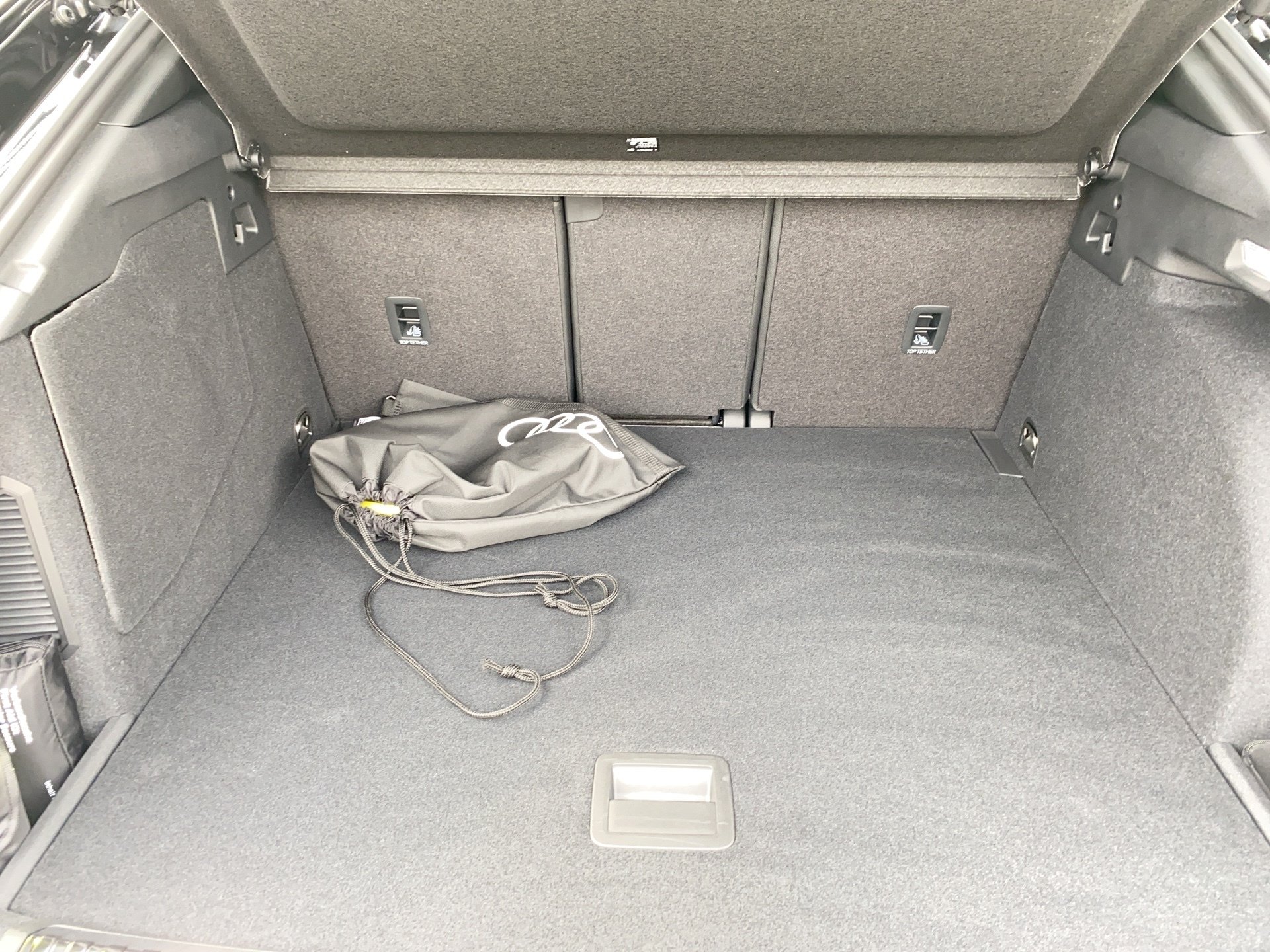 Q3 Sportback e-hybrid S tr-11