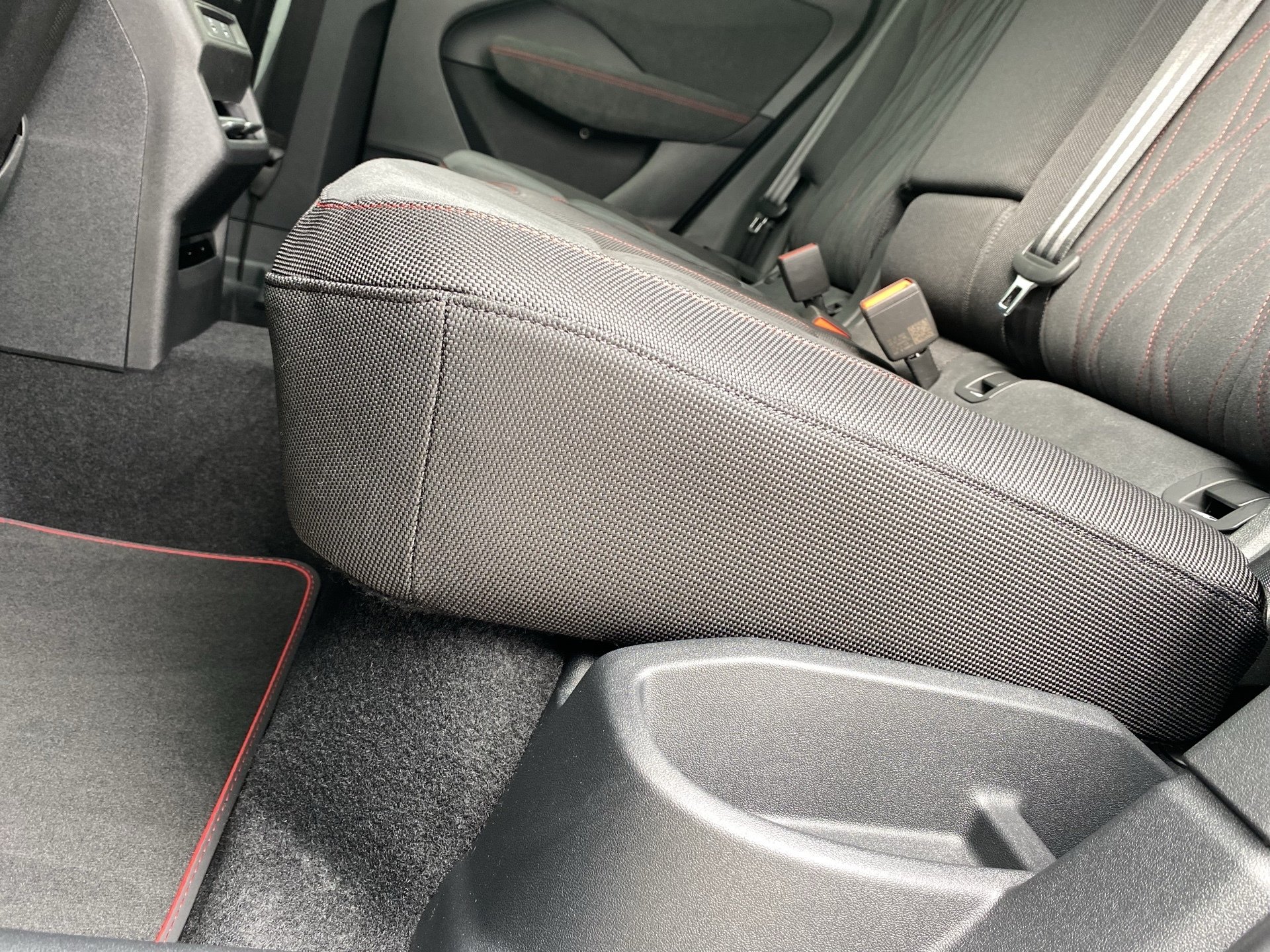 Q3 Sportback e-hybrid S tr-12