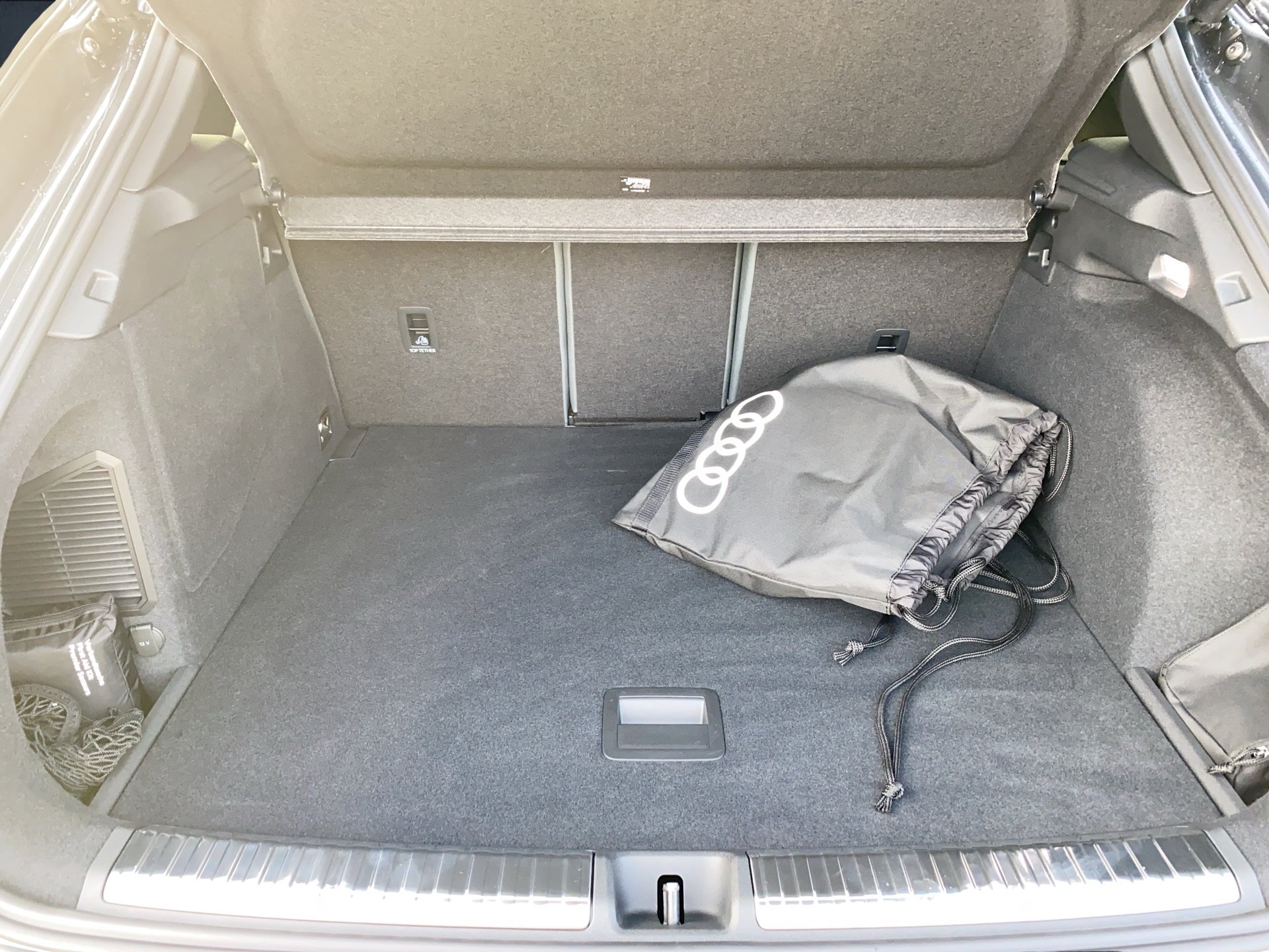 Q3 SUV e-hybrid S tr.-12