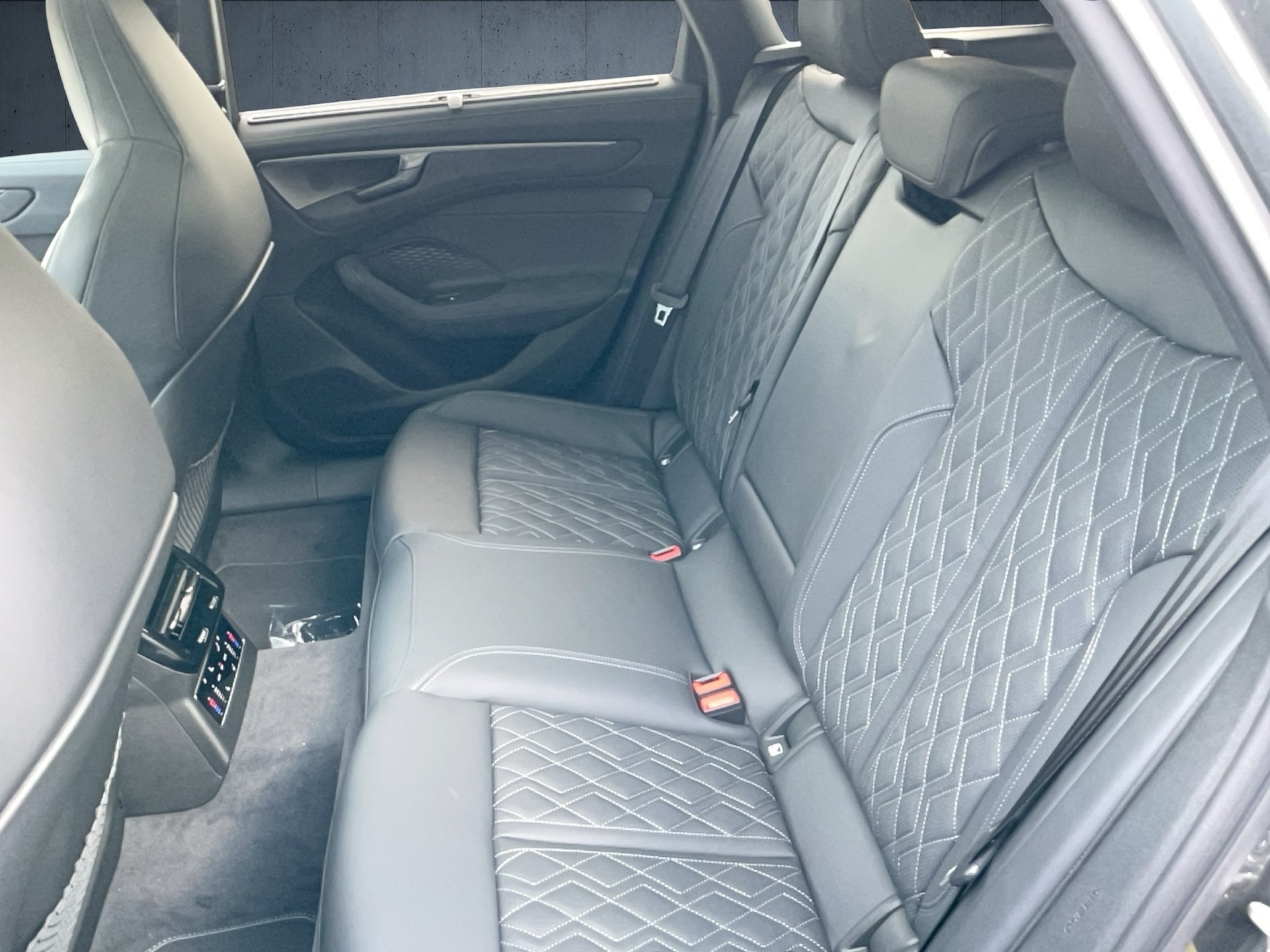 A6 Avant edition one e-hybrid qu. S tr.-11