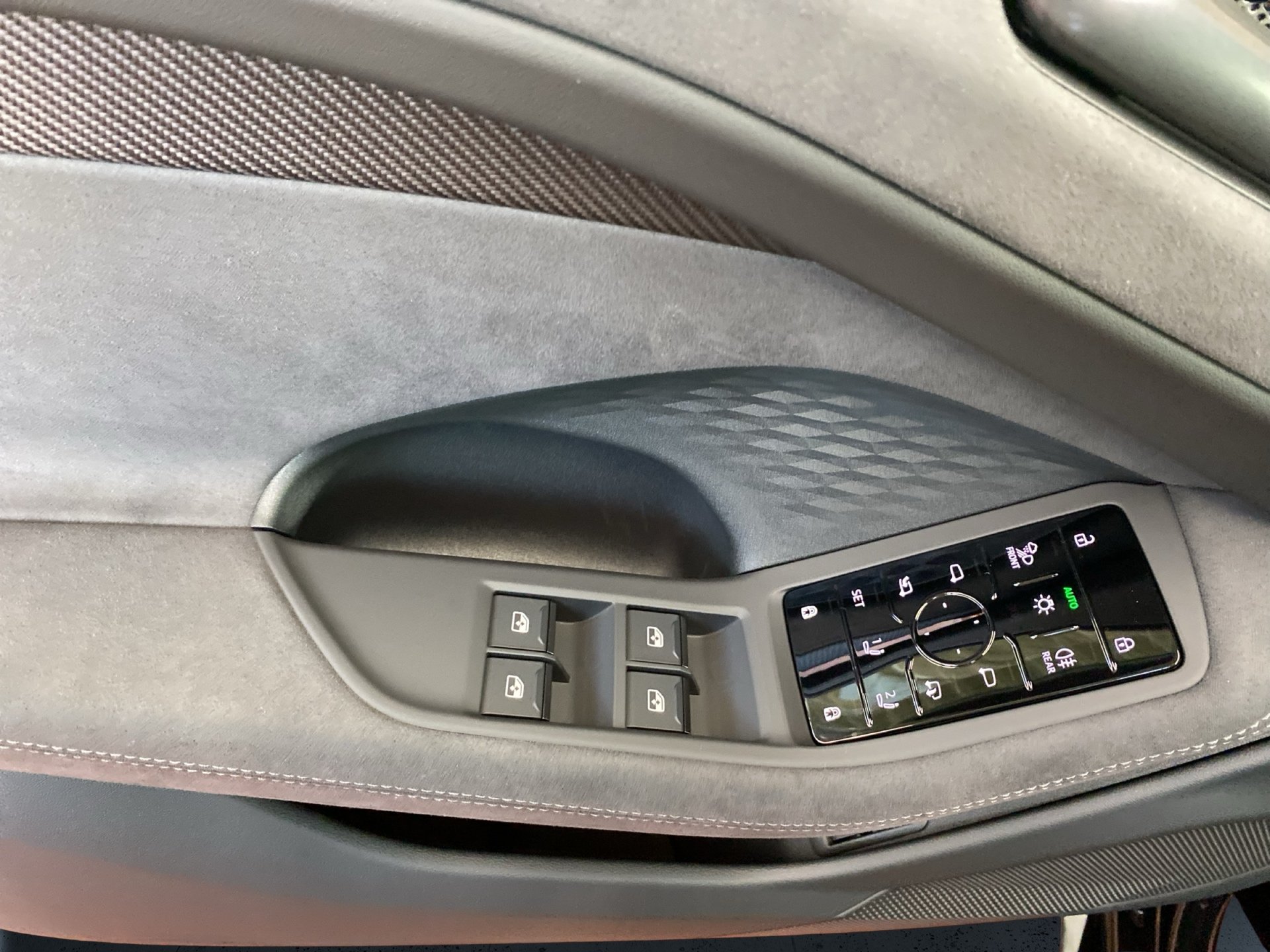 A6 Avant edition one e-hybrid qu. S tr.-17