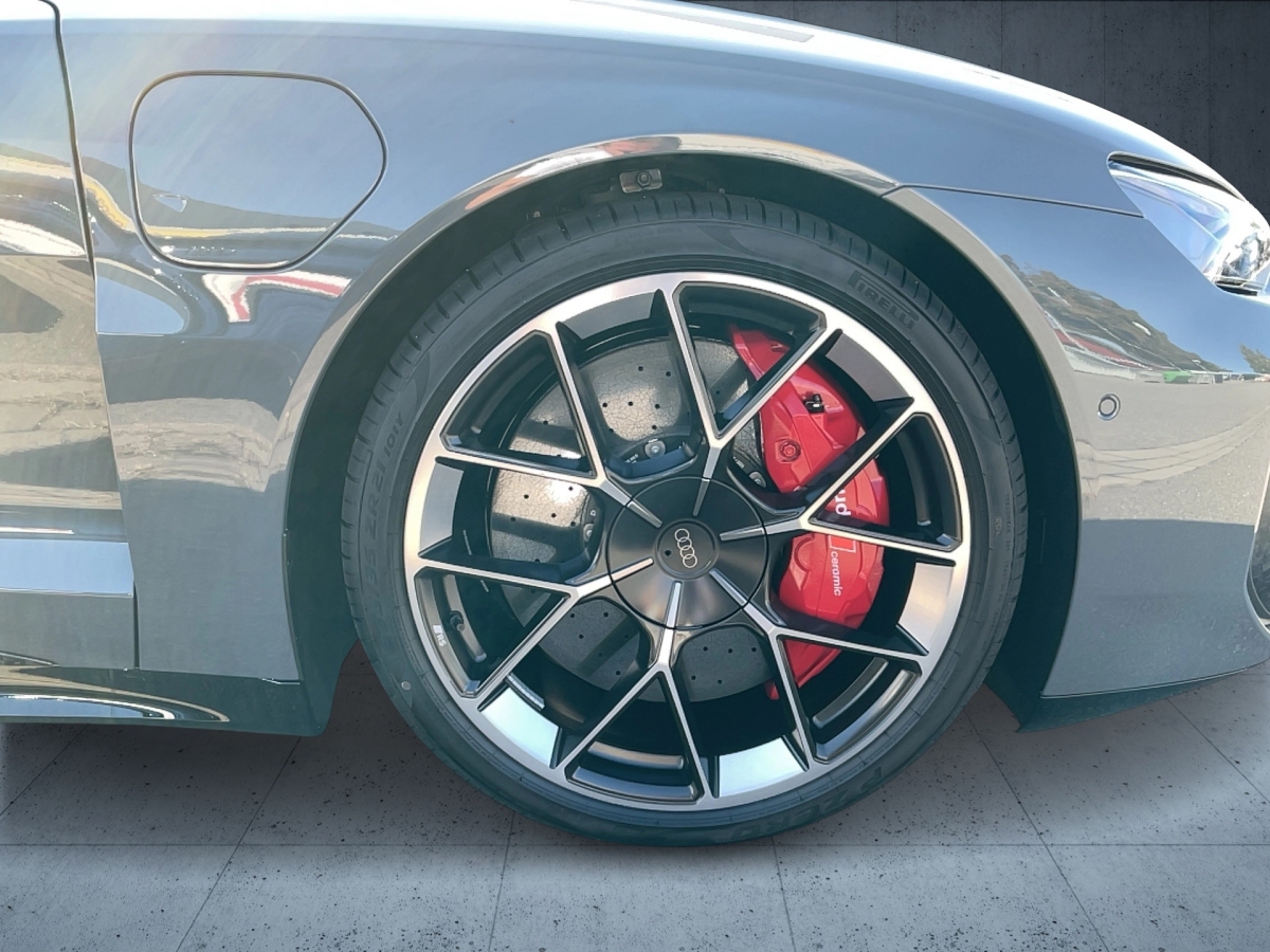 RS e-tron GT performance quattro 550 kW-6