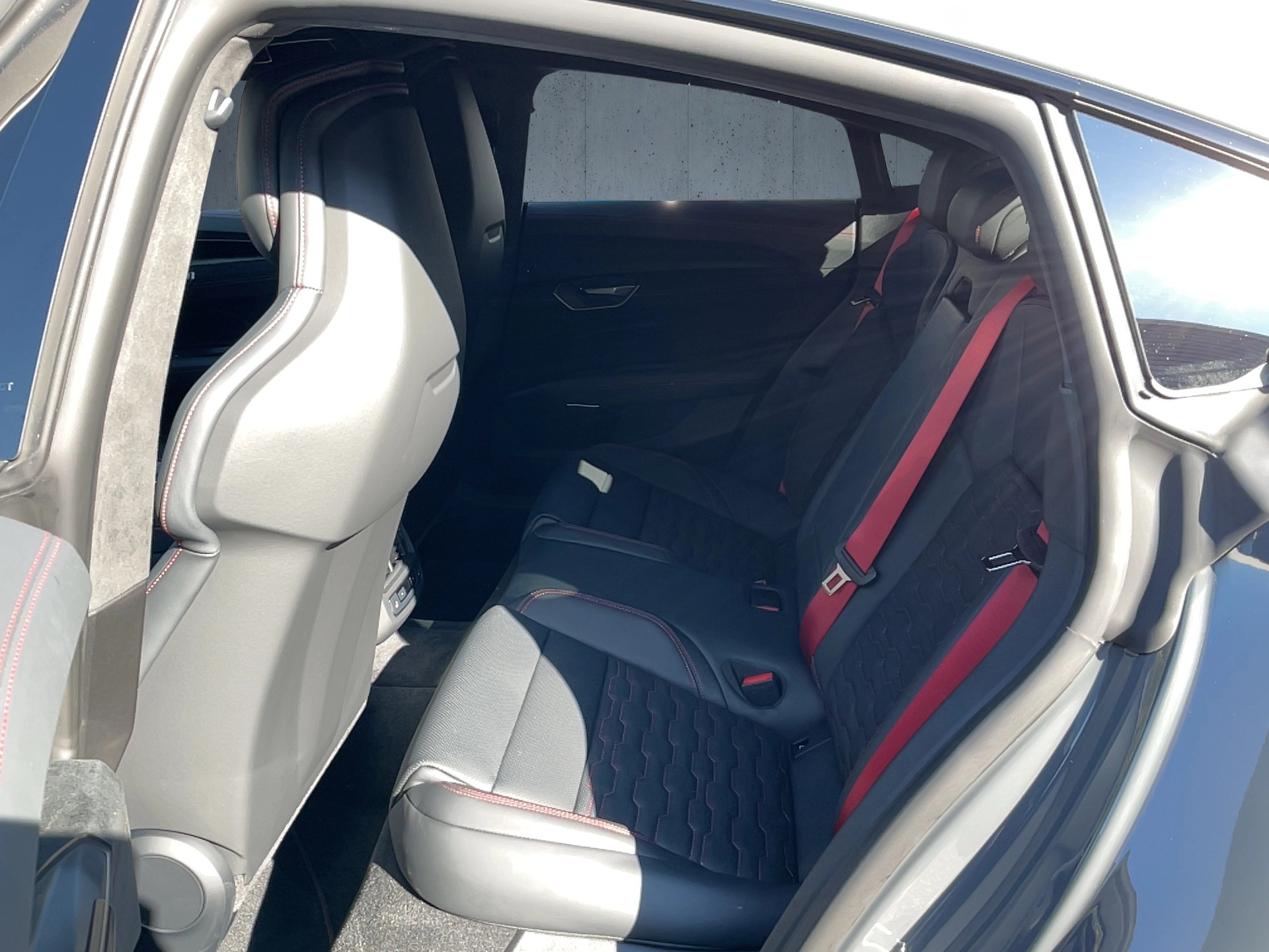 RS e-tron GT performance quattro 550 kW-11