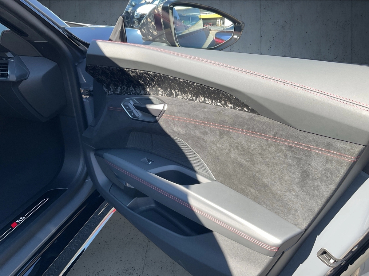 RS e-tron GT performance quattro 550 kW-18