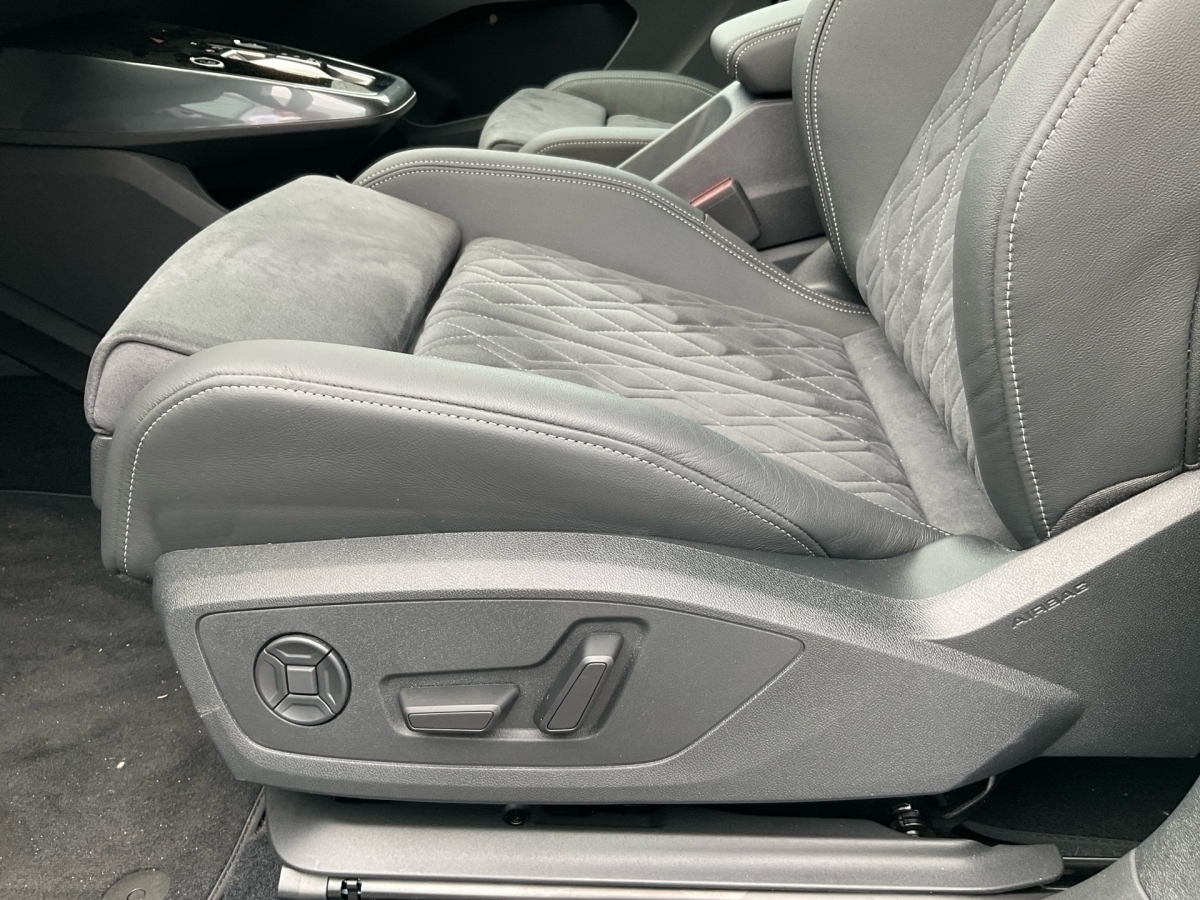 Q4 50 e-tron qu.-5