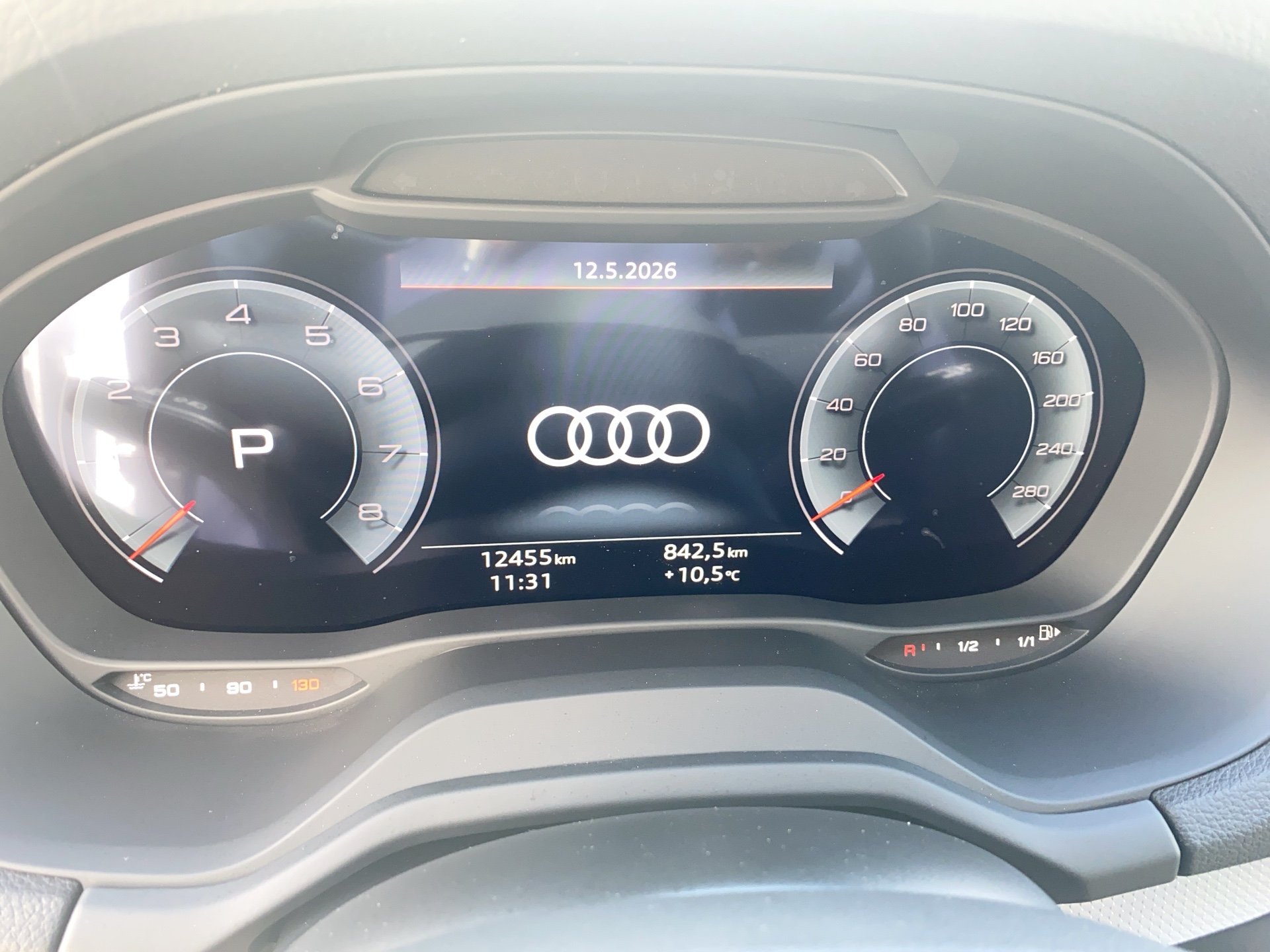 Q2 advanced 35 TFSI S tr.-8