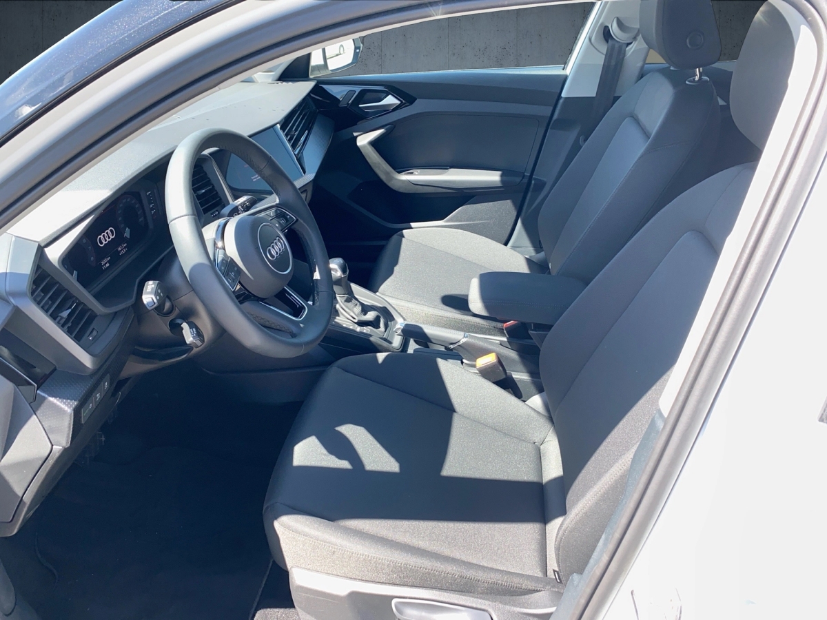 A1 Sportback Advanced 30 TFSI S tr.-7