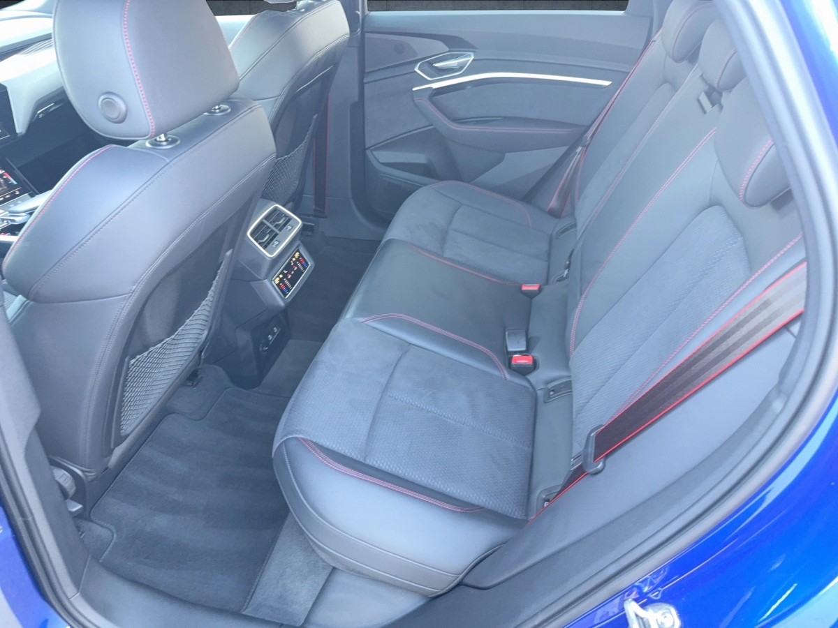 Q8 e-tron Sportback S line 50 qu-10