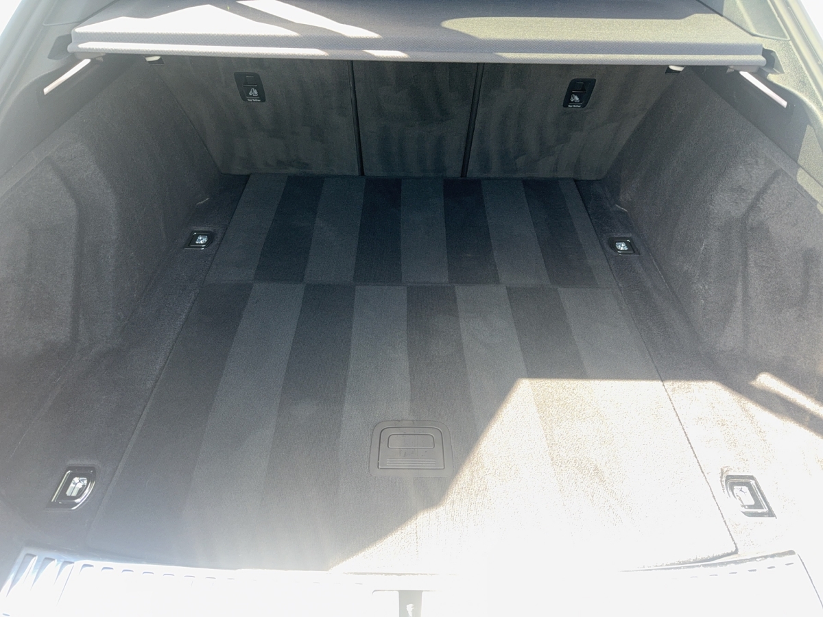 Q8 e-tron Sportback S line 55 qu-11