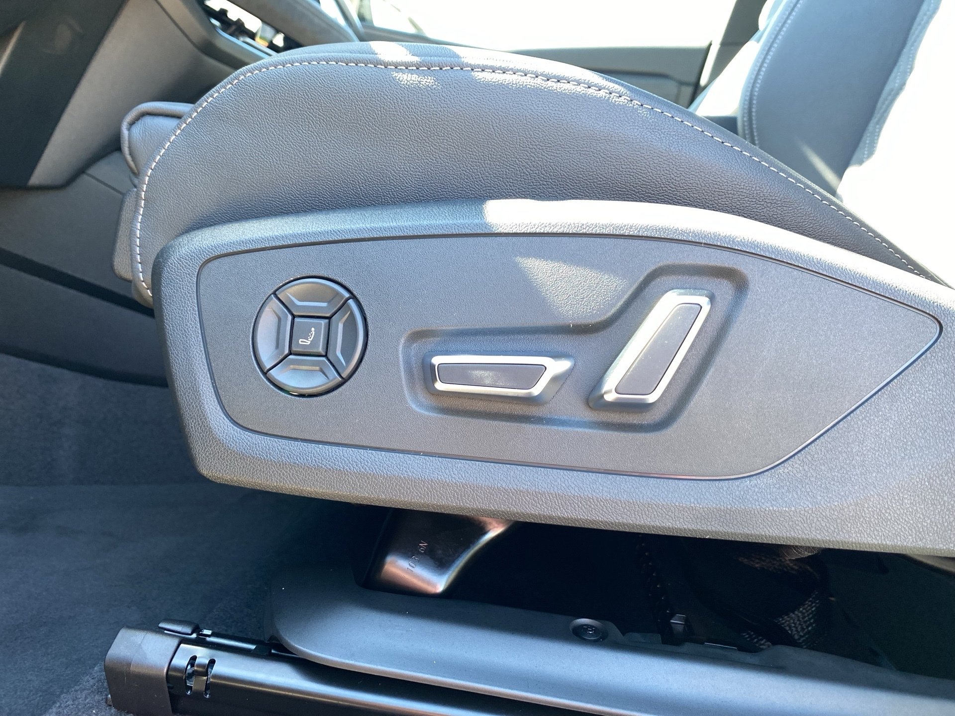 Q6 SUV S line business e-tron performance-17