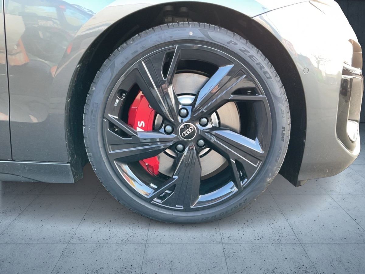 S6 Avant e-tron-5