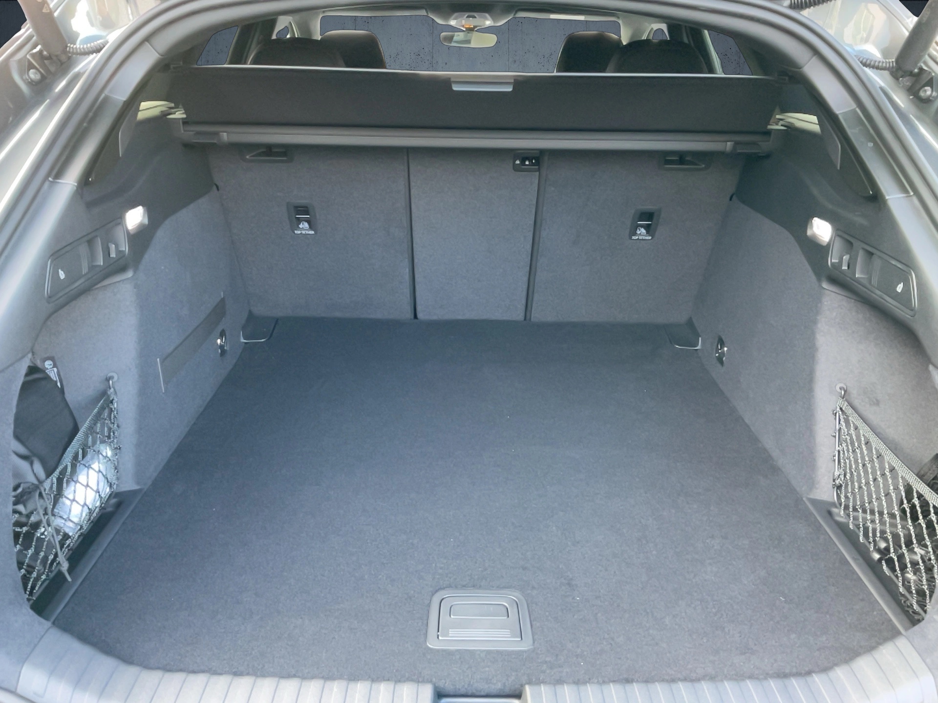 S6 Avant e-tron-11