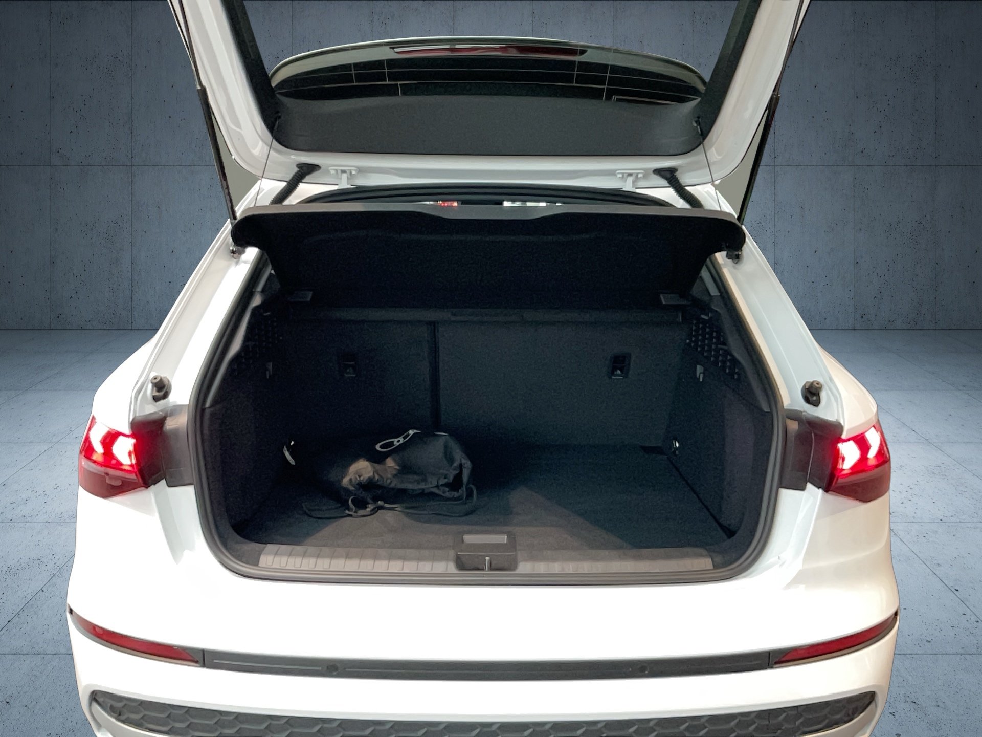 A3 Sportback 40 TFSI e S tr.-12