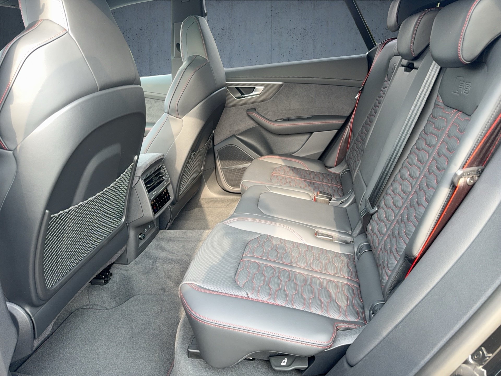 RS Q8 SUV performance tiptr.-11