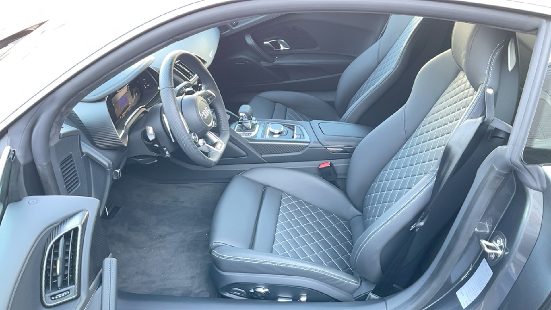 R8 Coupe V10 performance quattro S tronic-7