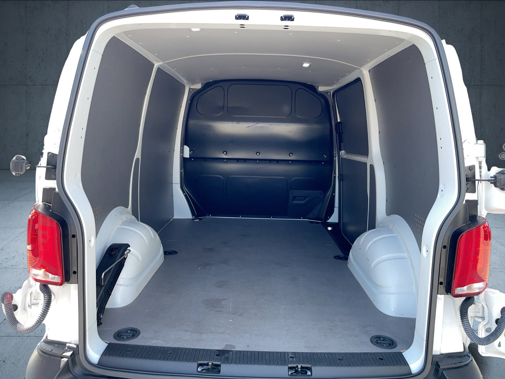 T6.1 Transporter Kasten 2.0 TDI-10